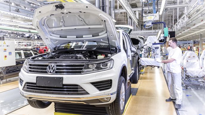Výroba v bratislavské továrně automobilky Volkswagen Výroba v bratislavské továrně automobilky Volkswagen