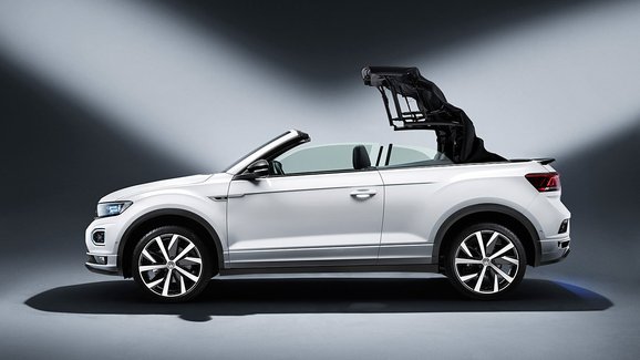 VW zahájil výrobu T-Roc Cabriolet, jediného kabrioletu v nabídce