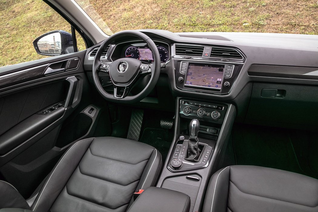 Jestli něco Volkswagen opravdu umí, tak jsou to praktické, přehledné a skvěle ergonomické interiéry. To bylo předtím, než topení přesunuli do displeje.