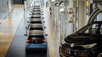 Továrna Volkswagenu v Drážďanech Továrna Volkswagenu v Drážďanech