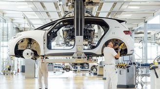 Továrna Volkswagenu v Drážďanech Továrna Volkswagenu v Drážďanech