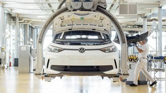 Továrna Volkswagenu v Drážďanech Továrna Volkswagenu v Drážďanech