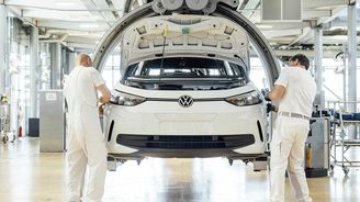 Továrna Volkswagenu v Drážďanech Továrna Volkswagenu v Drážďanech