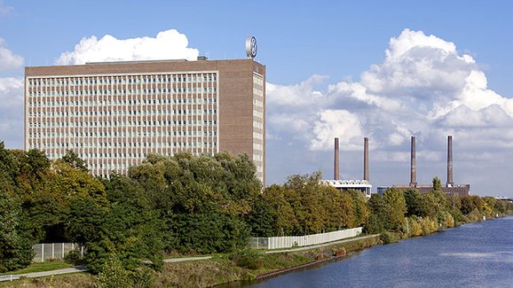 Zaměstnanci centrály Volkswagenu se s kantýnou bez currywurstu sžili