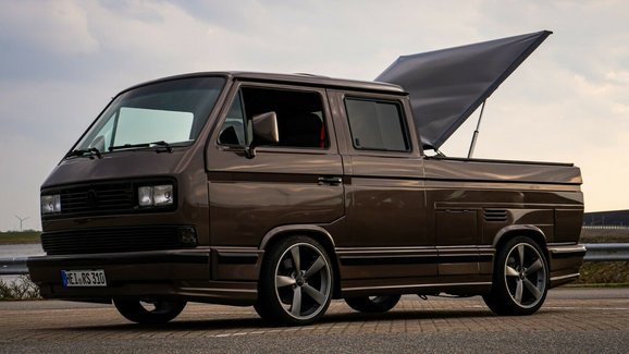 VW Transporter s osmiválcem? Tuhle T3 pohání motor z Audi S8. A je zrovna na prodej