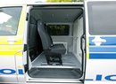 Volkswagen představil Transporter pro převoz vězňů