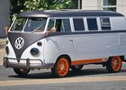 Tenhle Volkswagen Kombi ukrývá v útrobách jedno tajemství. S jeho vývojem pomáhalo Porsche