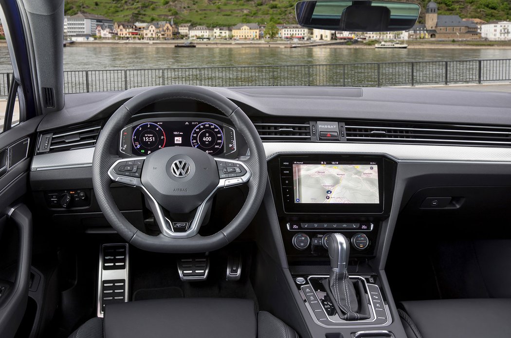 Volkswagen Passat Variant R Line