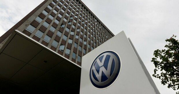 Moskva zmrazila aktiva Volkswagenu. Automobilka obchody v Rusku zastavila už dřív 