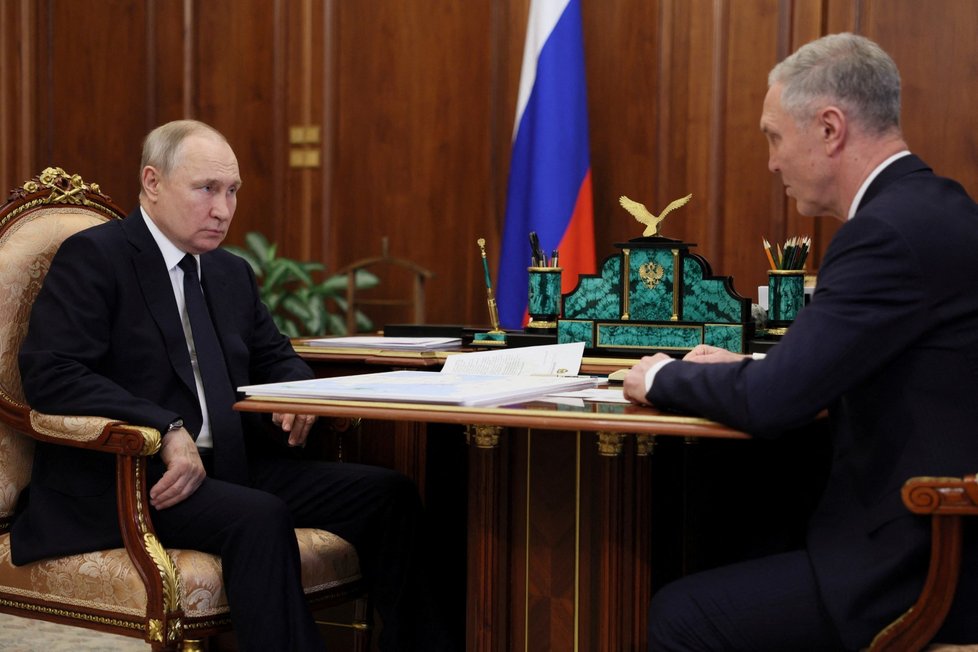 Ruský prezident Vladimir Putin se svým spojencem Volodymyrem Saldem.