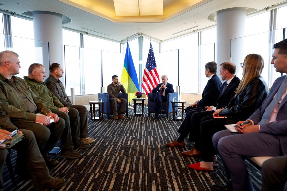 Summit G7: Ukrajinský prezident Volodymyr Zelenskyj a americký prezident Joe Biden (21. 5. 2023)