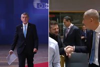 Zelenskyj se na summitu v Bruselu objímal s lídry. Babišovi podal jen ruku