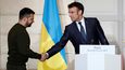 Ukrajinský prezident VOlodymyr Zelenskyj nejprve navštívil Velkou Británii a Francii