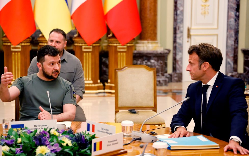 Ukrajinský prezident Volodymyr Zelenskyj se setkal s francouzským prezidentem Emmanuelem Macronem, německým kancléřem Olafem Scholzem a italským premiérem Mariem Draghim (16.6.2022)