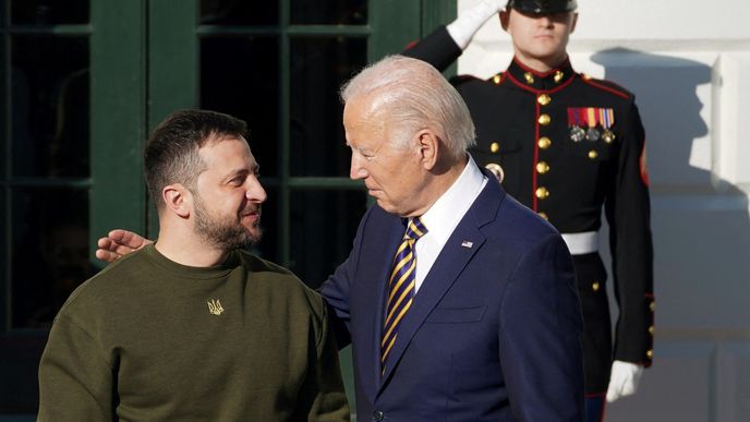 Ukrajinský prezident Zelenskyj se ve Washingtonu sešel s americkým prezidentem Joem Bidenem