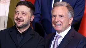 Volodymyr Zelenskyj a Trumpův vyslanec Witkoff v Berlíně (15. 12. 2025).