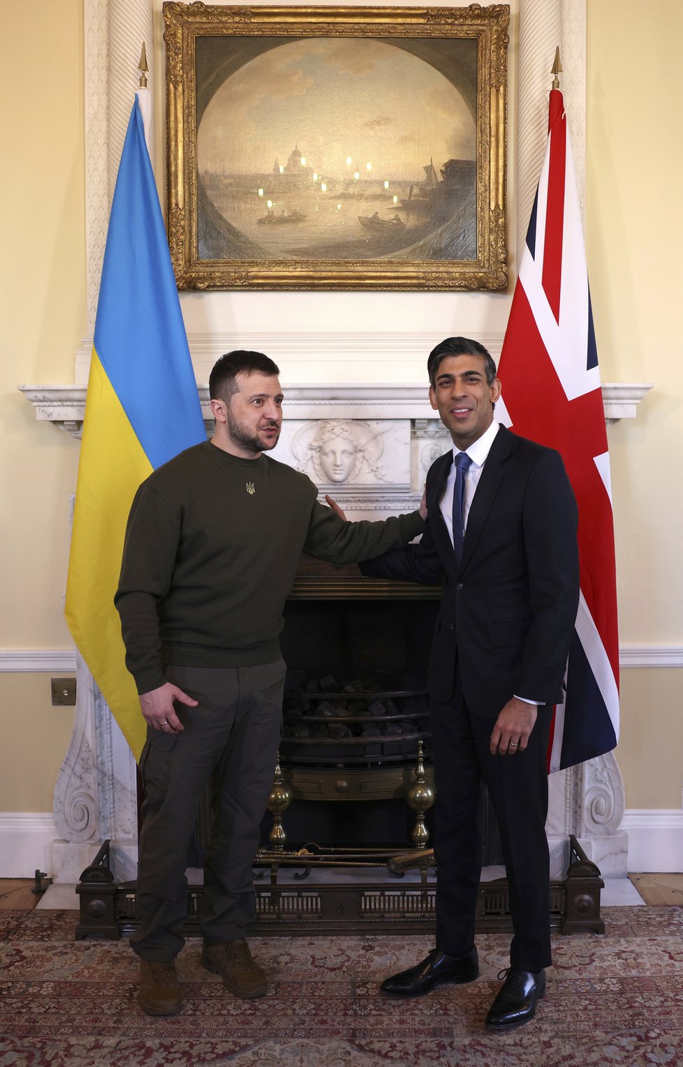 Volodymyr Zelenskyj na návštěvě ve Velké Británii. Na snímku s R. Sunakem (8. 2. 2023)