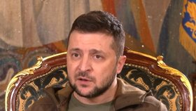 Volodymyr Zelenskyj při rozhovoru pro Českou televizi