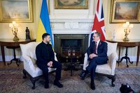 Zelenskyj zamíří do Londýna. Sejde se se Starmerem, Macronem a Merzem