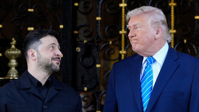 Ukrajinský prezident Volodymyr Zelenskyj s prezidentem USA Donaldem Trumpem Ukrajinský prezident Volodymyr Zelenskyj s prezidentem USA Donaldem Trumpem