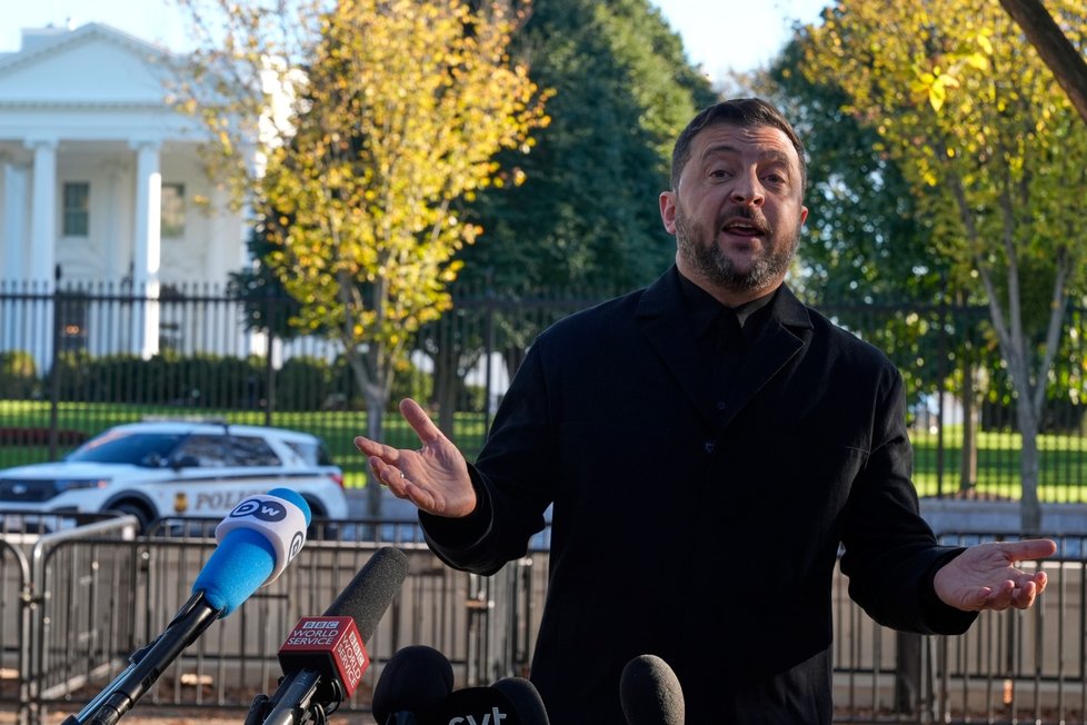 Volodymyr Zelenskyj při tiskovce před Bílým domem (17.10.2025)