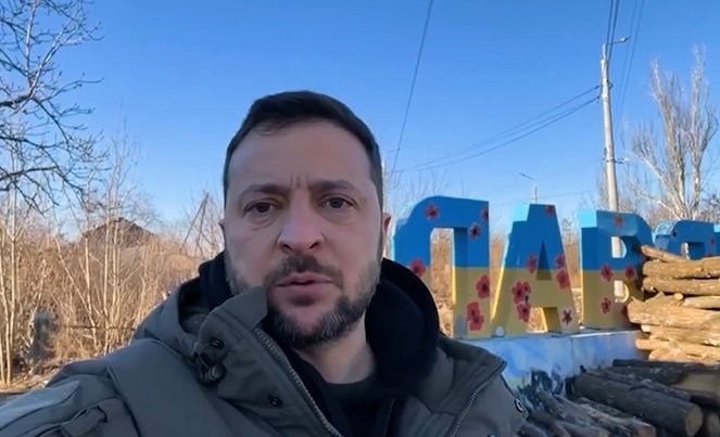 Ukrajinský prezident Zelenskyj na frontě ve Slovjansku.