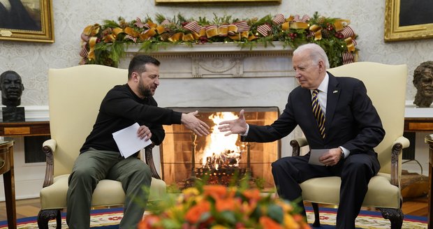 Zelenského malér v USA: Přijal ho Biden, ale... USA letos podporu Ukrajiny neschválí?!