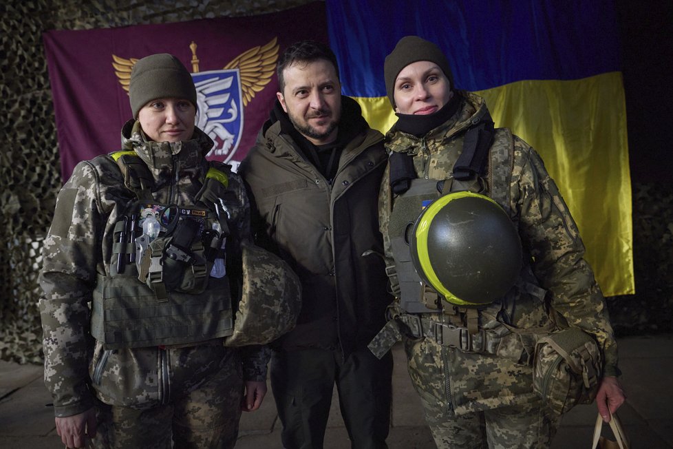 Ukrajinský prezident Volodymyr Zelenskyj ná návštěvě Slovjansku na východě Ukrajiny.