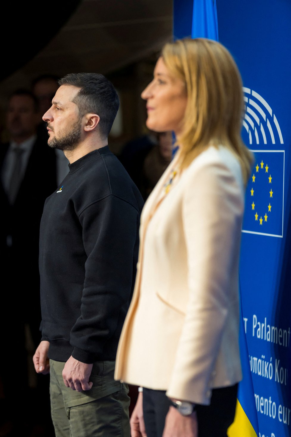 Summit v Bruselu: Ukrajinský prezident Volodymyr Zelenskyj a Roberta Metsola na tiskové konferenci. (9.2.2023)