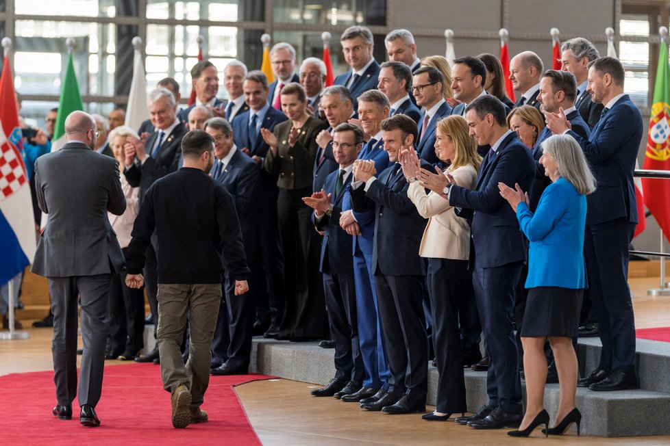 Summit v Bruselu: Ukrajinský prezident Volodymyr Zelenskyj na tiskové konferenci. (9.2.2023)