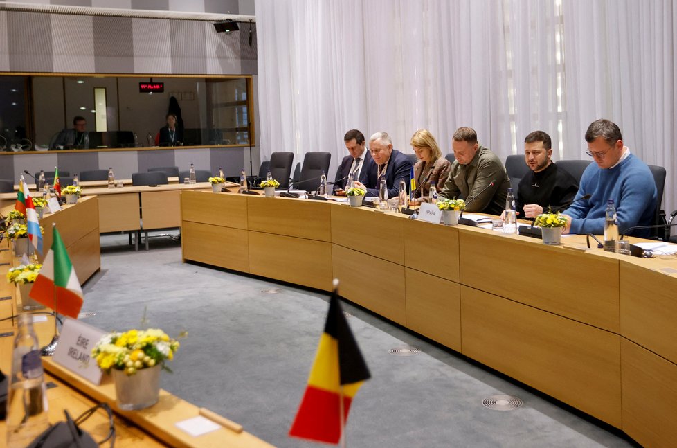 Summit v Bruselu: Ukrajinský prezident Volodymyr Zelenskyj na tiskové konferenci. (9.2.2023)