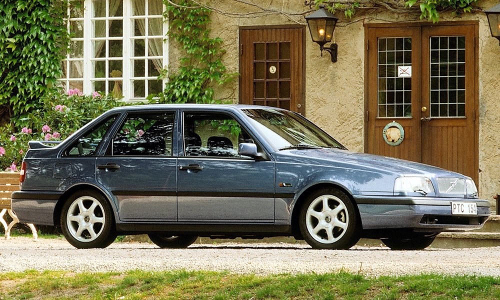 V roce 1994 prošly modely Volvo 440 důkladným faceliftem, který býval označován jako Mark 2 nebo dokonce jako druhá generace.