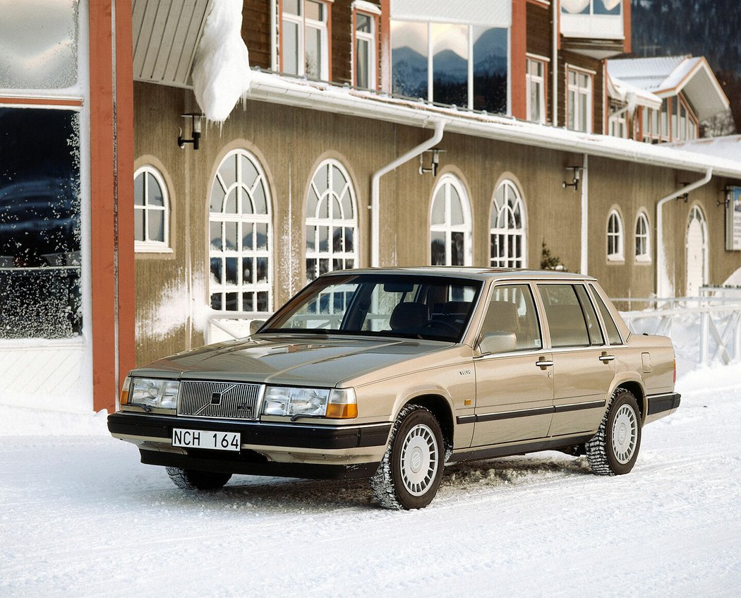 Volvo 760 (1988)