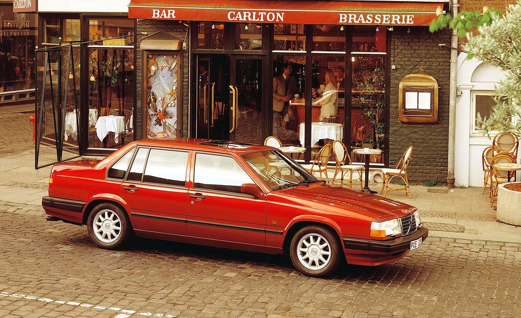 Volvo 940 (1990)