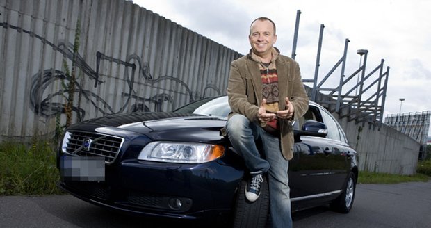 Čím jezdí Karel Voříšek: Volvo S80  Cena: cca 1 000 000 Kč  Nadstandardní výbava: automatická převodovka, výbava v kůži