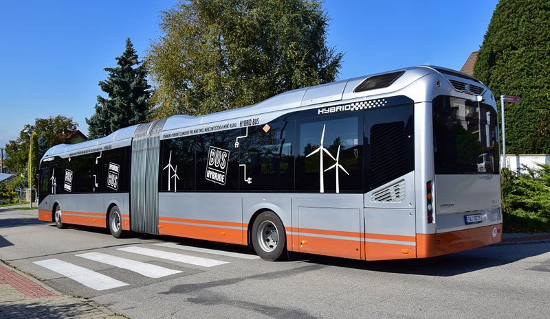 Dopravní podnik města České Budějovice zařadil do provozu velkokapacitní hybridní autobus