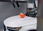 Volvo opět myslí na bezpečnost ostatních. Představuje unikátní crash test cyklistických přileb