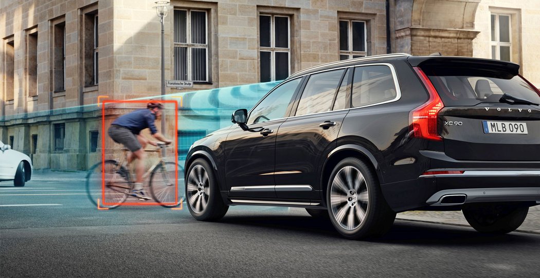 Volvo představuje unikátní crash test cyklistických přileb