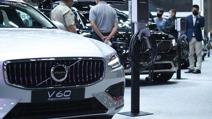 Švédský výrobce automobilů Volvo Cars zruší 2500 pracovních míst, z toho dva tisíce ve Švédsku. Švédský výrobce automobilů Volvo Cars zruší 2500 pracovních míst, z toho dva tisíce ve Švédsku.