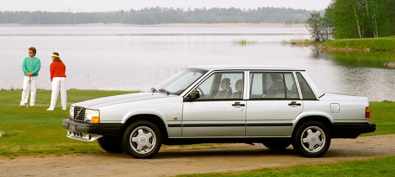 Volvo 700