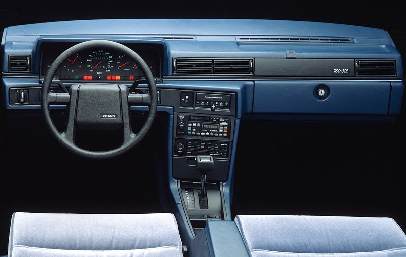 Volvo 700