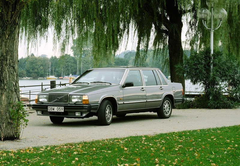 Volvo 700