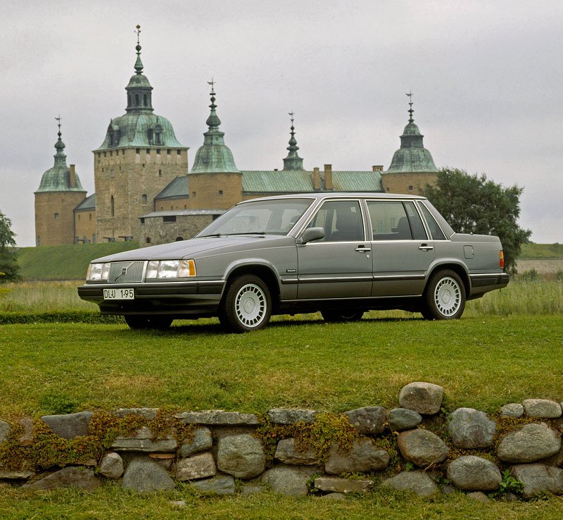 Volvo 700