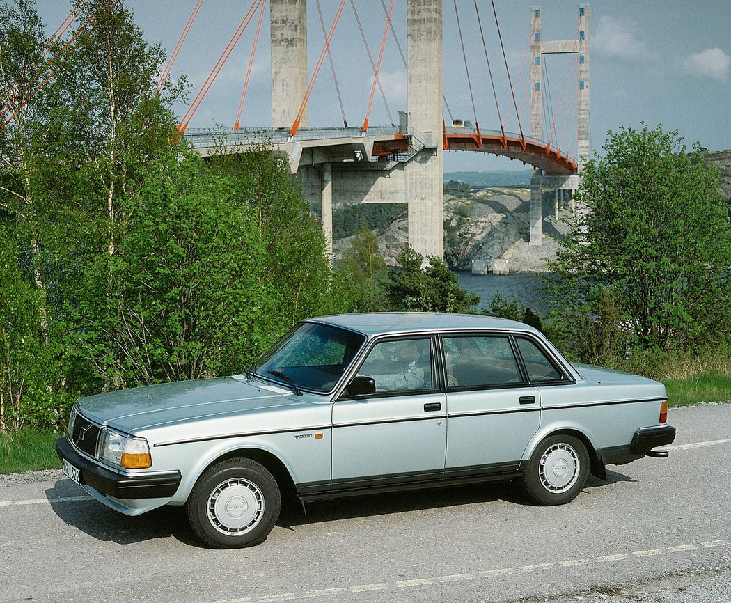 Volvo řada 200