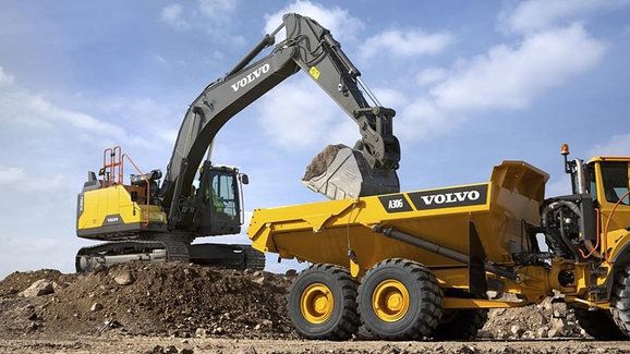 Volvo CE testuje v ostrém provozu hybridní rýpadlo EC300E 