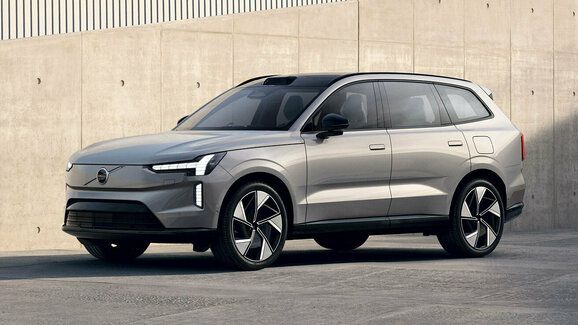 Volvo EX90 oficiálně: Sedmimístná elektrická vlajková loď slibuje začátek nové éry