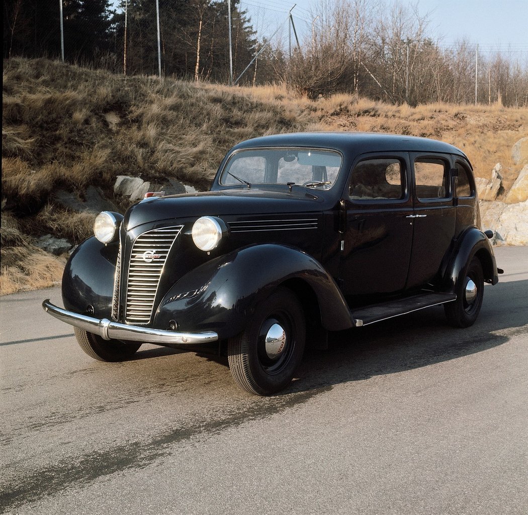 1938 Volvo PV800