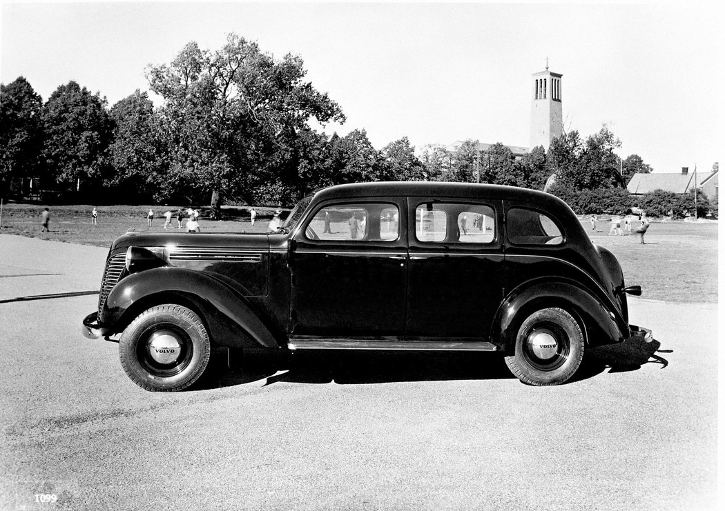 1938 Volvo PV800