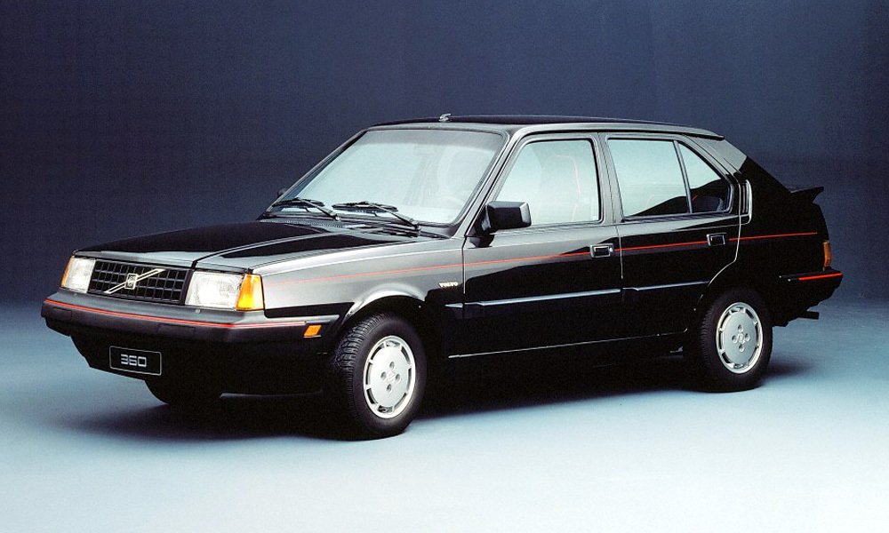 Model Volvo 360 Action z roku 1989. O rok později byla výroba modelu 360 ukončena. Nahradilo jej Volvo 440/460.