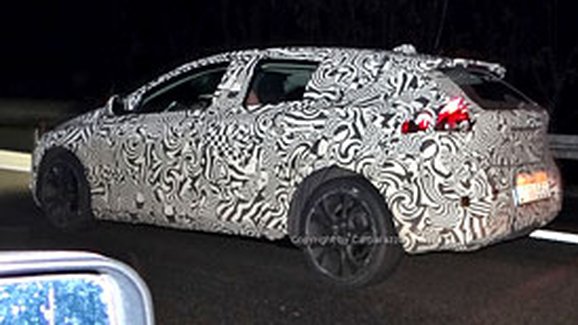 Spy Photos: Volvo V30 - Pět dveří pro malého Švéda